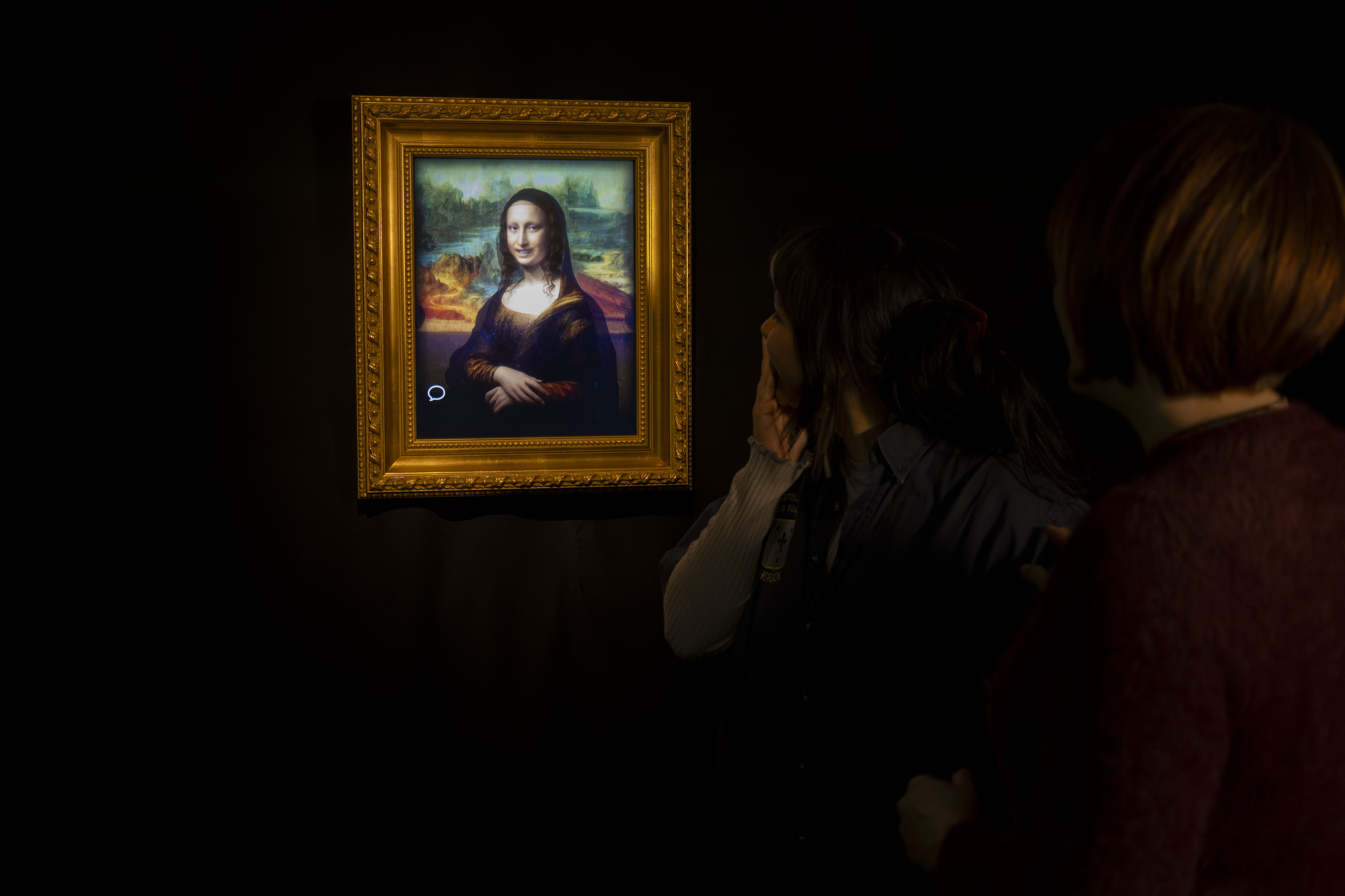 Ein Talking Painting mit Mona Lisa in der Ausstellung TimeLeapVR Artworld