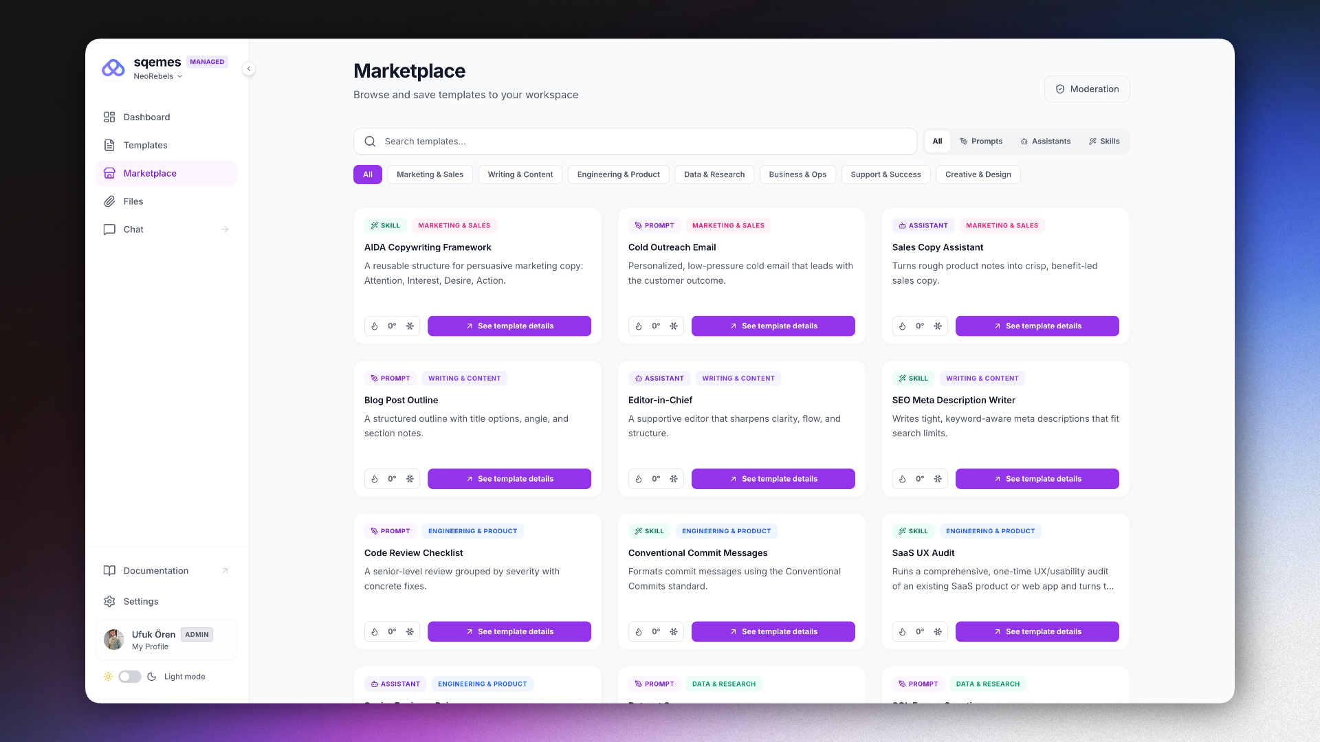 Die sqemes-Marketplace-Oberfläche zeigt eine zentrale Bibliothek für Prompts, KI-Assistenten und Skills, die sich nach Kategorien durchsuchen, filtern und direkt in den eigenen Workspace über